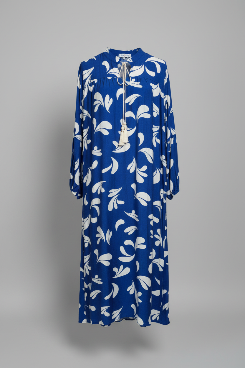Ghost Mannequin Blaues Kleid Vorderansicht