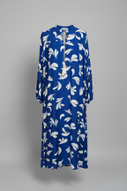 Ghost Mannequin Blaues Kleid Vorderansicht