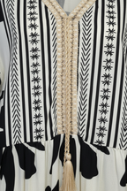 Professionelles Detailfoto schwarz-weiß Kleid