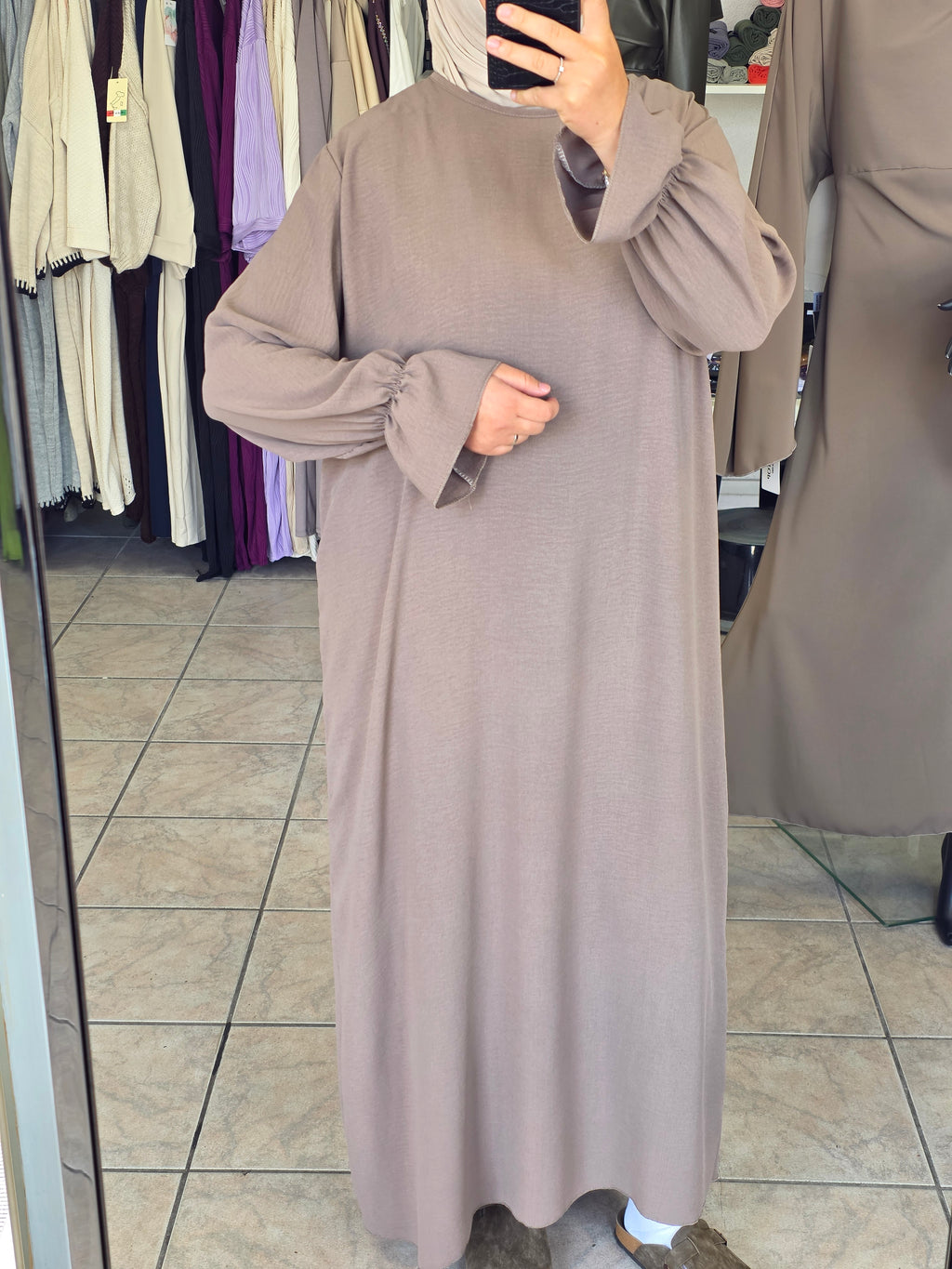 Haya Abaya mit gerafften Ärmeln