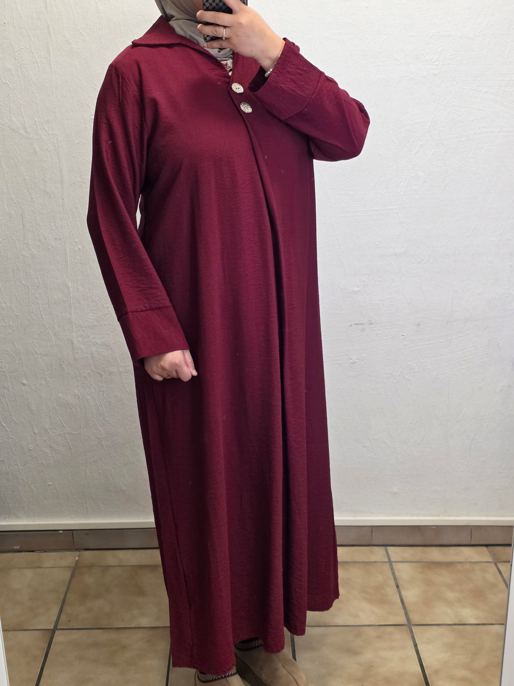 Viskosekleid mit Knopfdetails